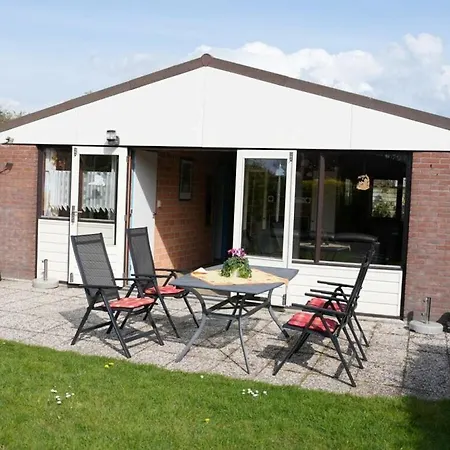 Vakantiehuis With 3 Bedrooms Warmenhuizen
