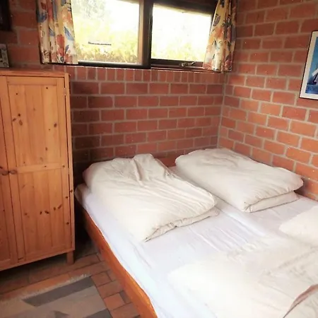 With 3 Bedrooms Vakantiehuis Warmenhuizen