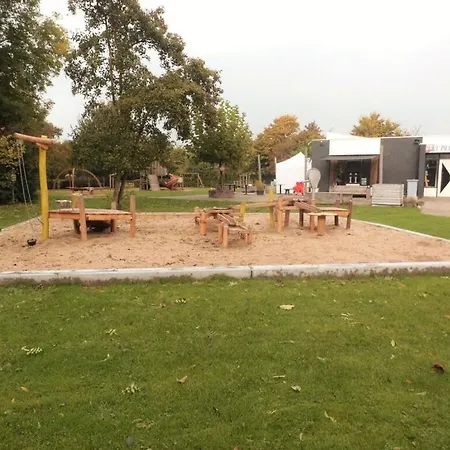 With 3 Bedrooms * Warmenhuizen